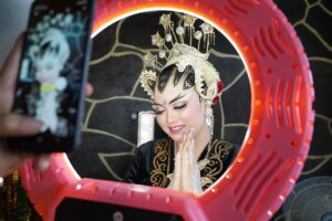 年賀状のイラストをスマホでダウンロードする方法は？