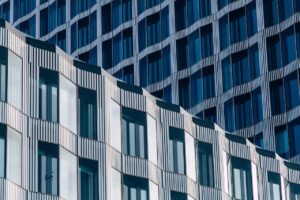 年賀状のモダンデザインをスマホで簡単に作成する方法は？