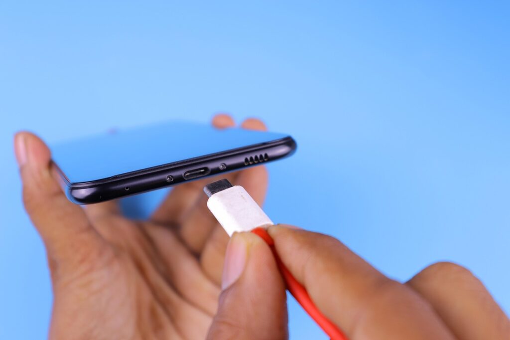 年賀状をスマホアプリで作成する際の料金比較は？